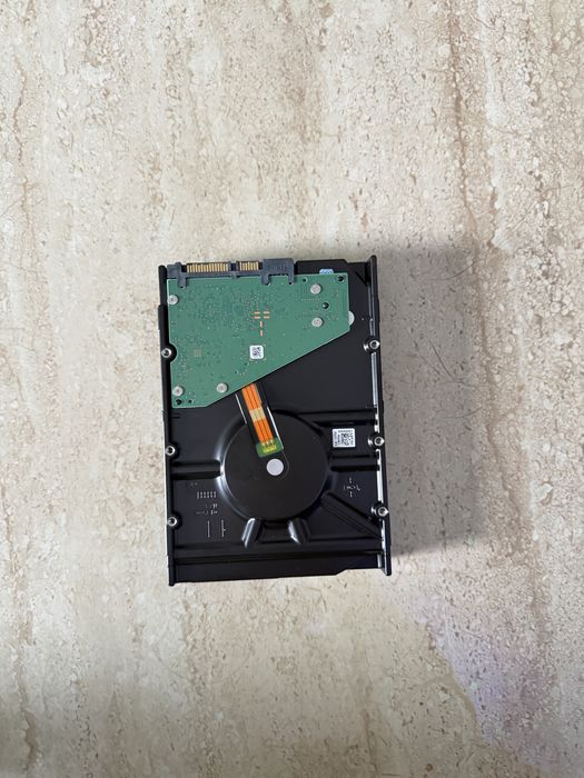 Disco rígido Seagate Skyhawk AI 8TB SATA 7200 RPM 3,5" - ST8000VE000