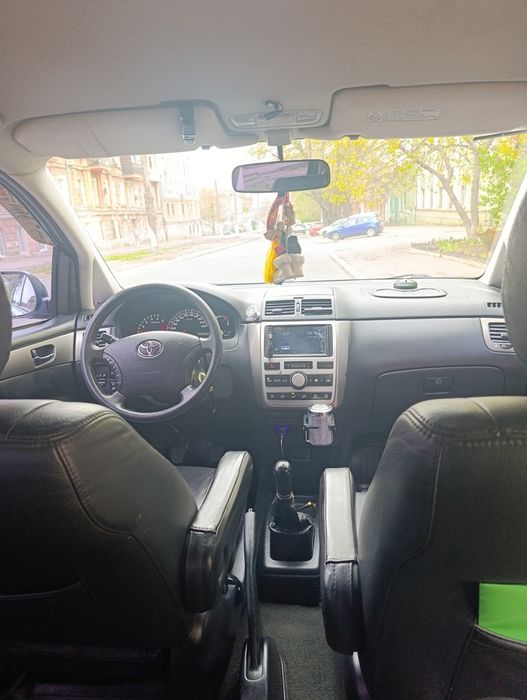 Toyota Avensis Verso