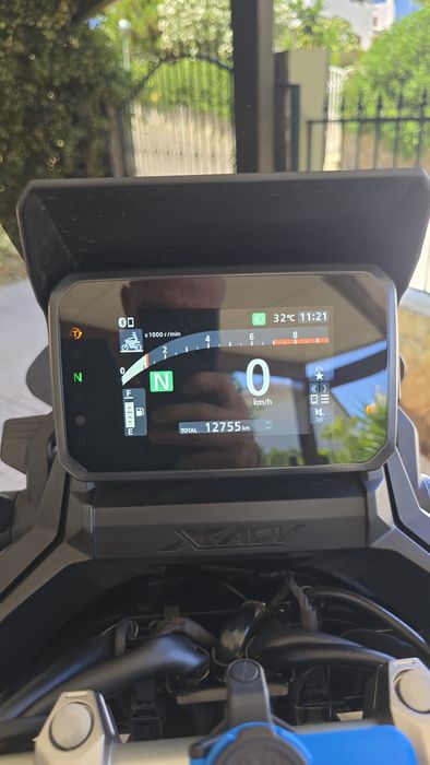 Honda X-ADV 750 Modelo 2025 (04/2025) – Full Extras | SC Project | Top Case GIVI | Impecável