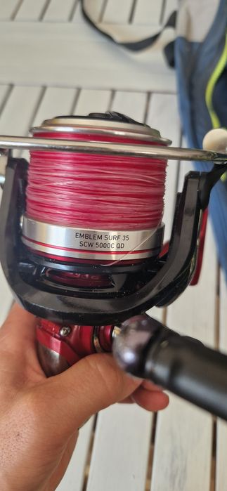 Carreto de pesca Daiwa emblem surf 3535 2