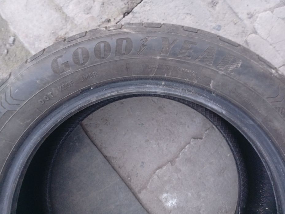 Продам 2 шини 2800