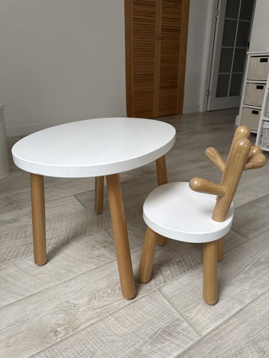 столик та стільчик деревʼяний