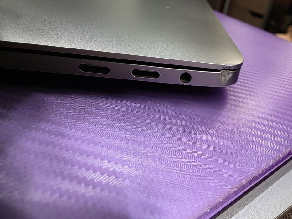 Macbook PRO A1706  надійний і компактний