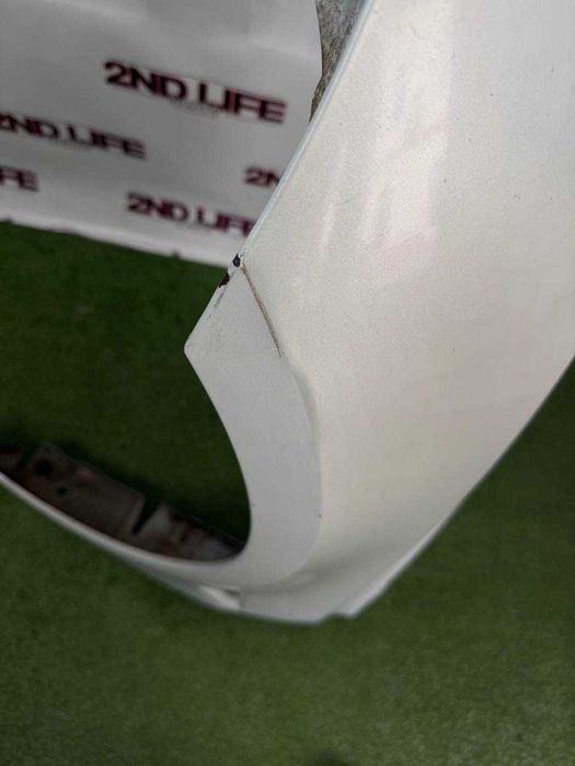 Крило до Tesla Model 3