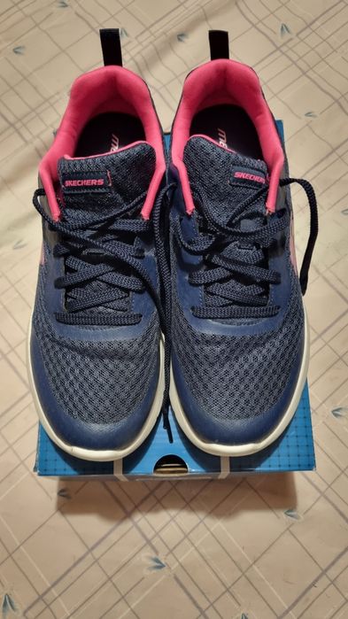 Skechers 38 originais (preço negociável)