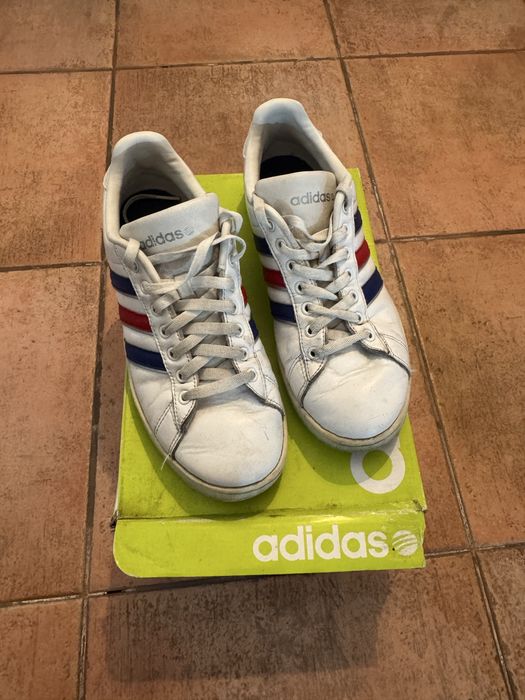 Sapatilhas brancas adidas