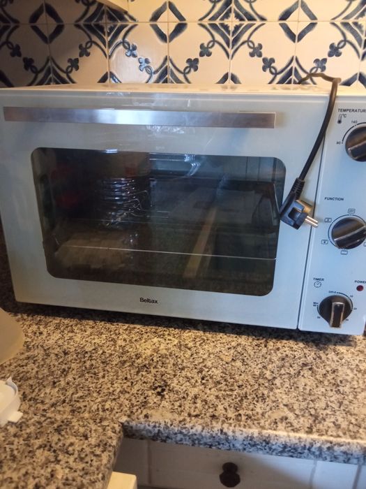 Forno pequeno elétrico