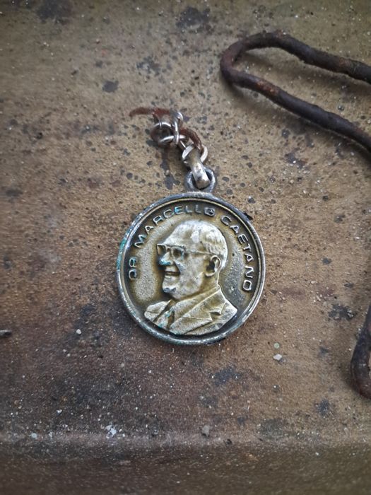 Medalha  António  Salazar  e  Marcelo caetano