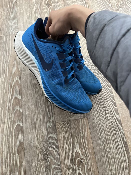 Кросівки nike спортивні