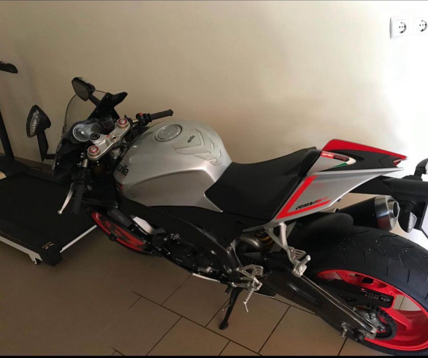 Vende -se Aprilia Rsv4