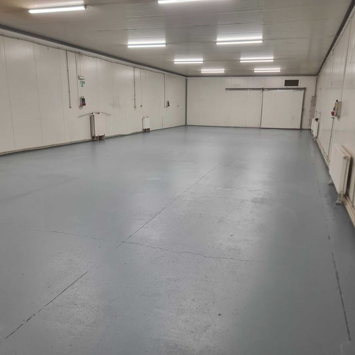 Wynajmę Halę-Magazyn 242m2 - ogrzewany