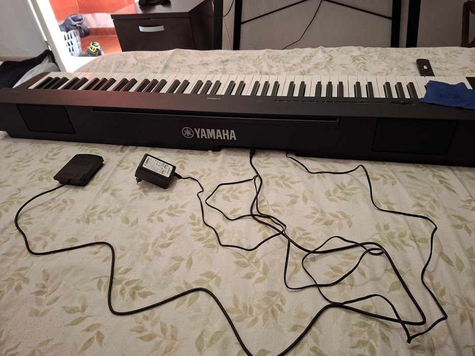 Teclado Yamaha p225