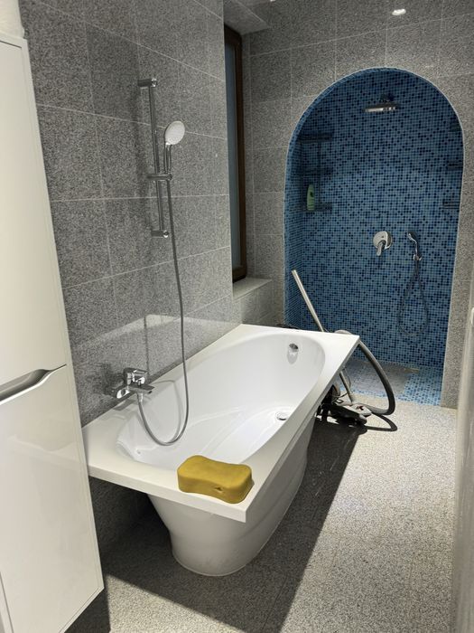 Оренда Дома Три Этажа + Парковка + Камуналка