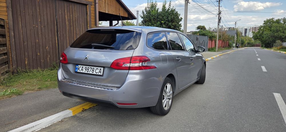 Peugeot 308sw 2018 року