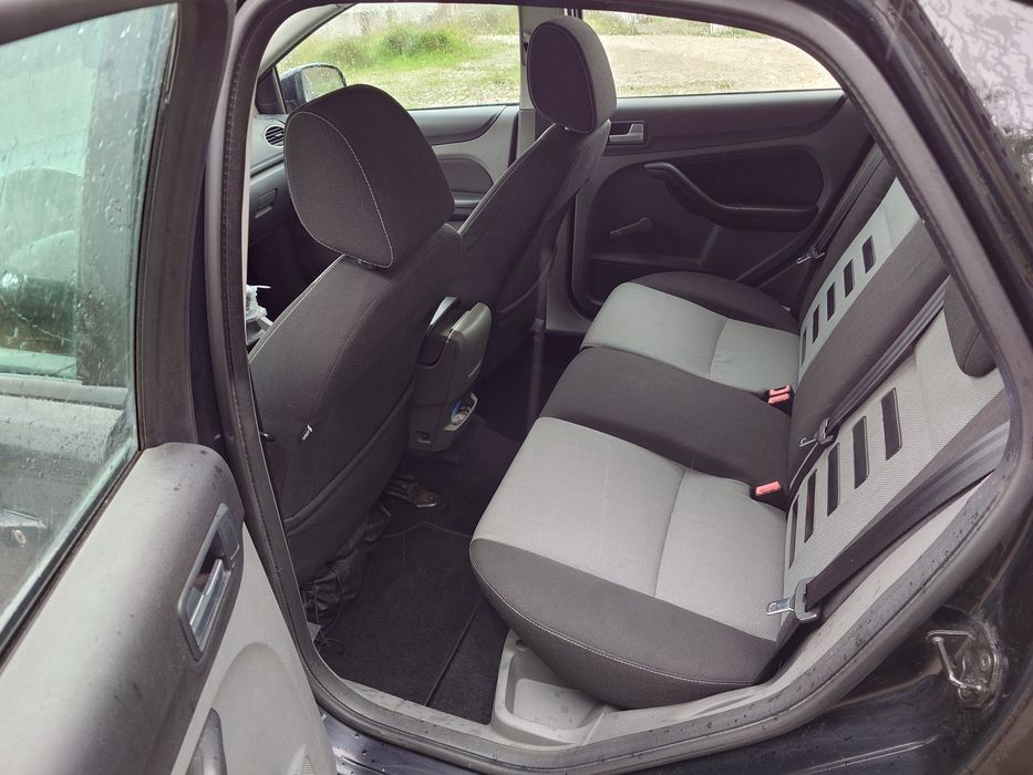 Ford focus 1.6 110cv  2010