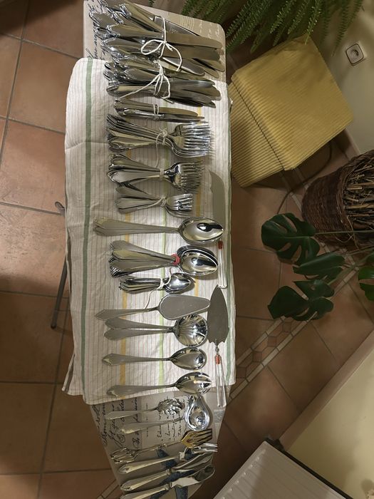 Sztucce dla 11 osob unikat