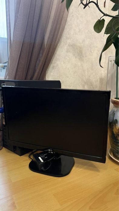 компютер LG IPS FULLHD та системний блок