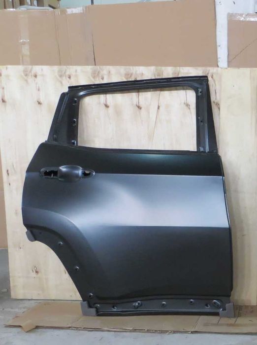 Задні праві двері  Jeep Compass 2017 - 68246268AB
