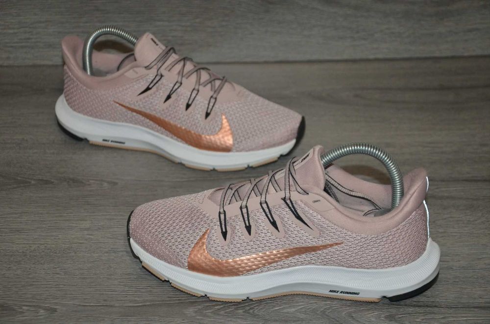 Продам кросівки Фірма Nike Quest 2 .