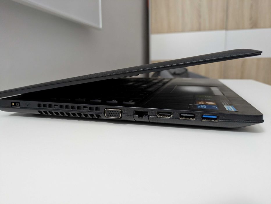 Laptop Ultrabook Lenovo 15.6" Ram 8GB Dysk SSD 256GB USB 3.2 Windows 11 Bateria 6 godzin HDMI + Torba