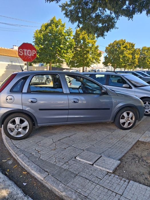 Opel corsa cinzento mudancas automaticas