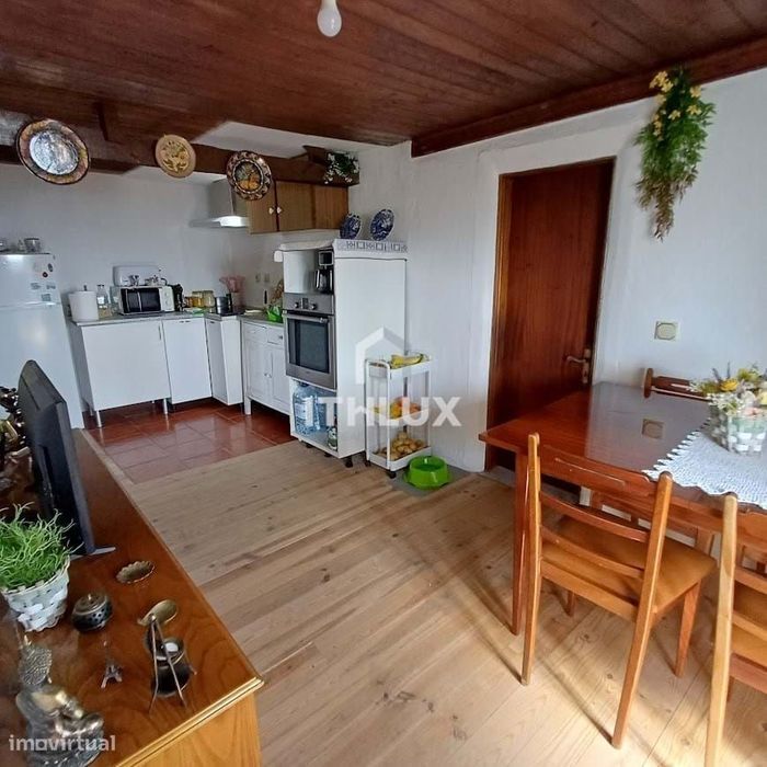 Moradia T2+1 Renovada com Terraço e Vista Panorâmica – São Pedro do Su