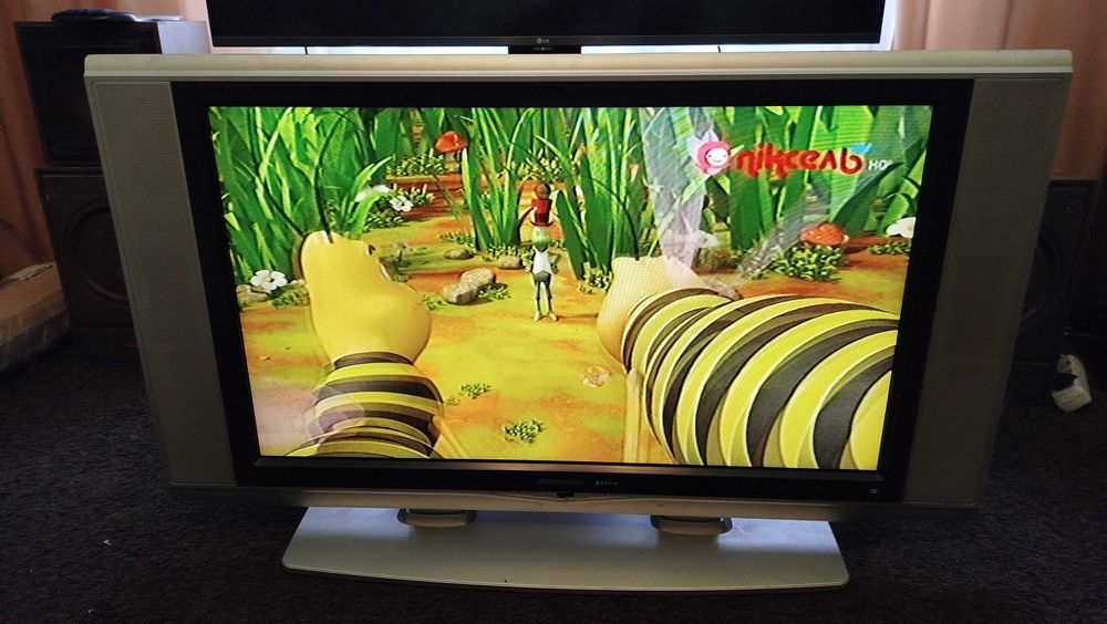 Телевизор Grundig Xentia 37 LXW + Т2 приставка