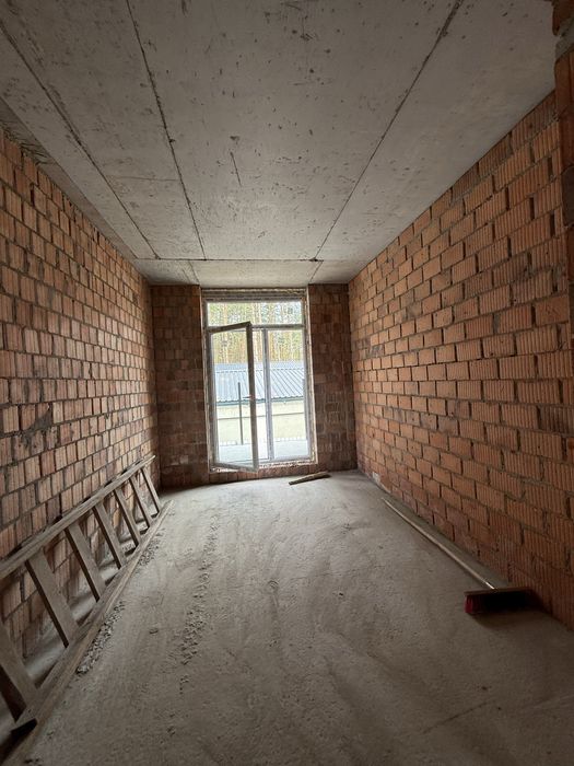 Таунхаус Гостомель на межі Бучі парк Щасливий