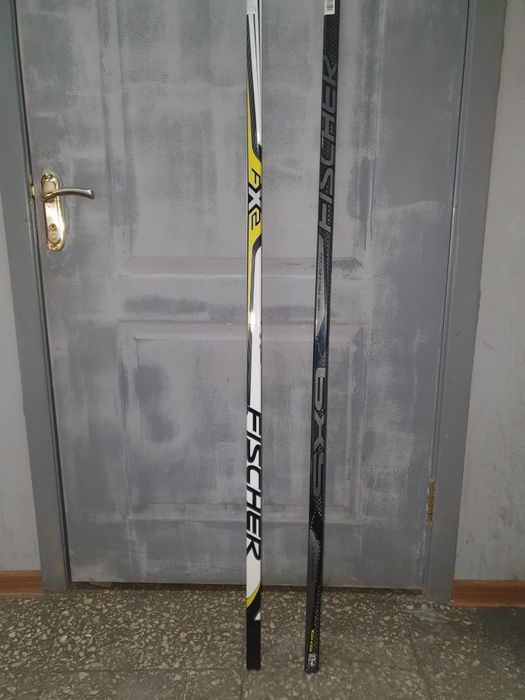 Продам хокейні клюшки
