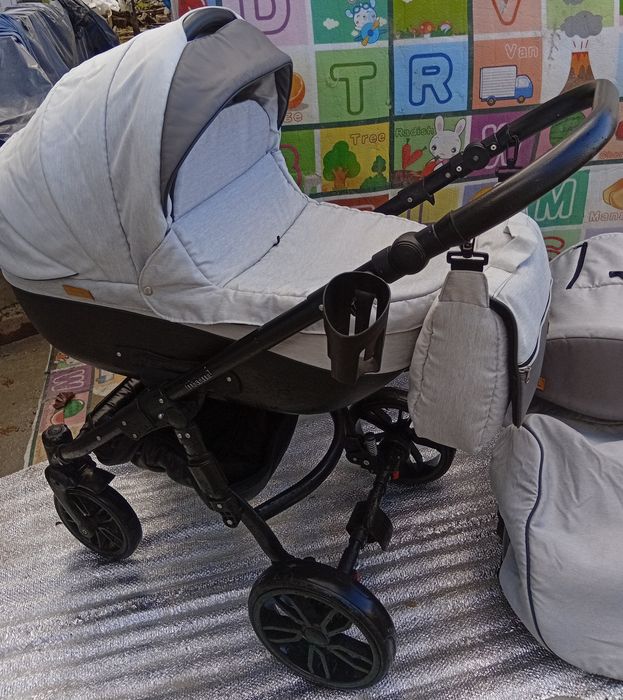 Продам дитячу коляску Nami 2 блока полний комплект.