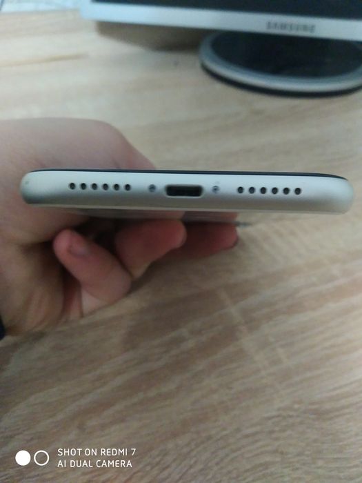 Продам айфон в нормальному стані