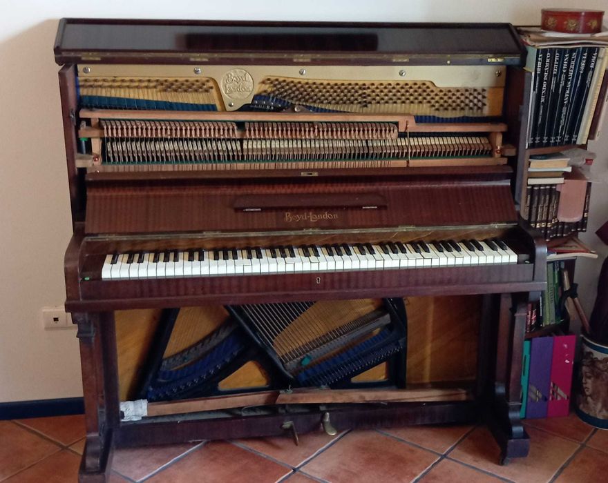 Piano Vertical Boyd London