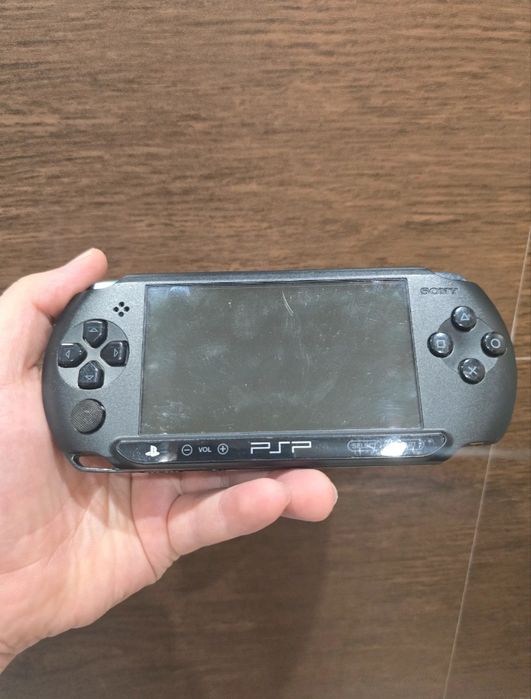 PSP Street + Cartão 16GB, Capa e Carregador