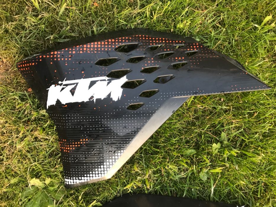 Plásticos originais radiador KTM