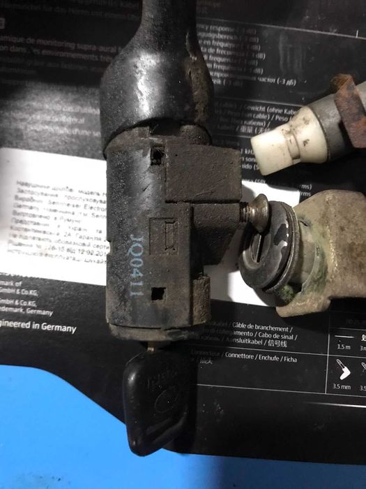 Замки на китайский скутер(комплект)