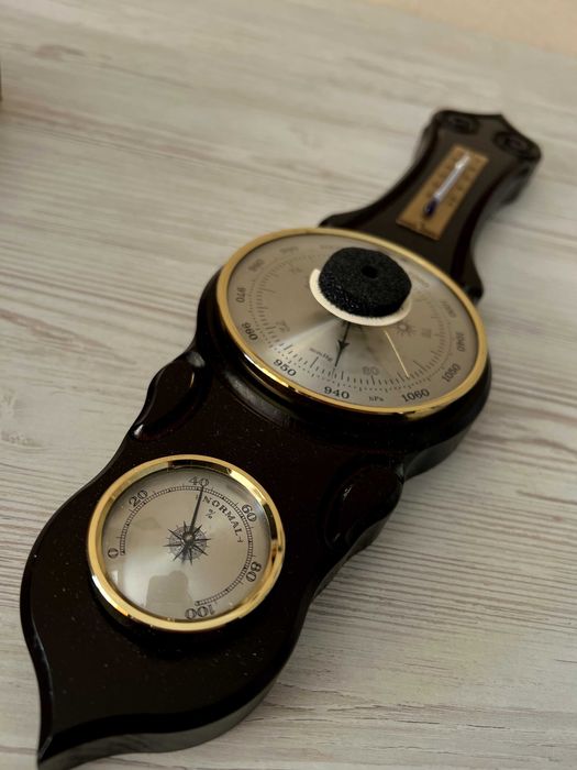 Барометр (метеостанція), гігрометр, термометр