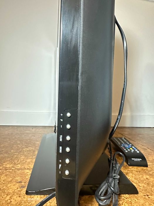 TV Grundig 19'' semi-nova