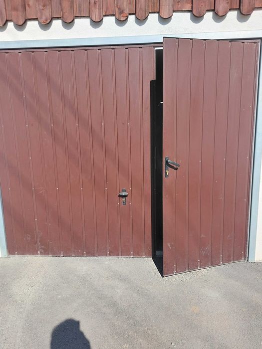 Bramy garażowe , segmentowe, rolowane, stalowe. Rolety zewnętrzne