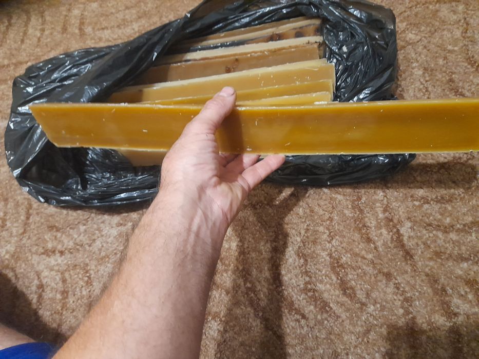 Натуральний пчелиный воск