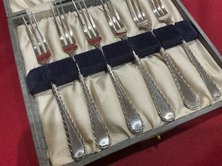 Conjunto garfos em casquinha com 13 cm estojo anúncios abaixo