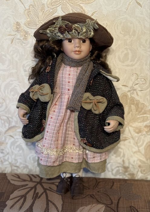 Лялька сувенірна  40 см