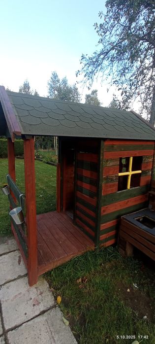 Domek drewniany dla dzieci