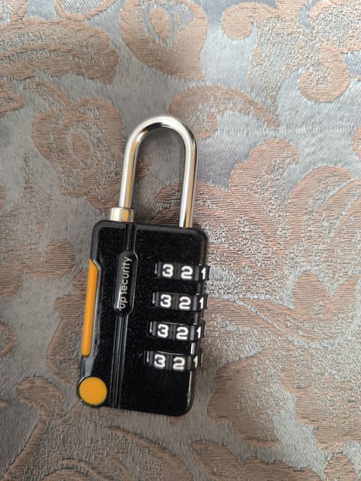 2 cadeados com código