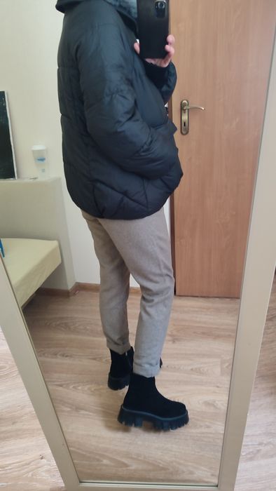 Жіноча демісезонна куртка.
