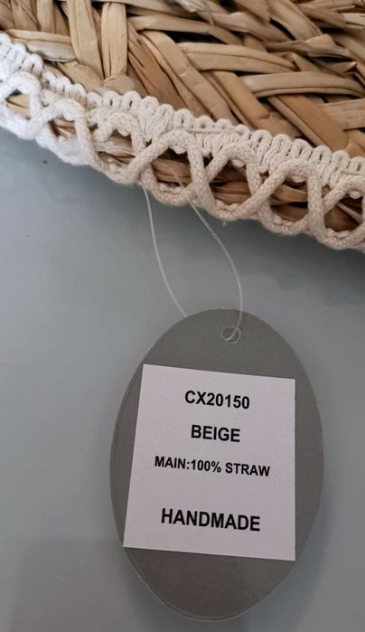 Nowy śliczny, stylowy, duży, beżowy kapelusz boho z chwostami