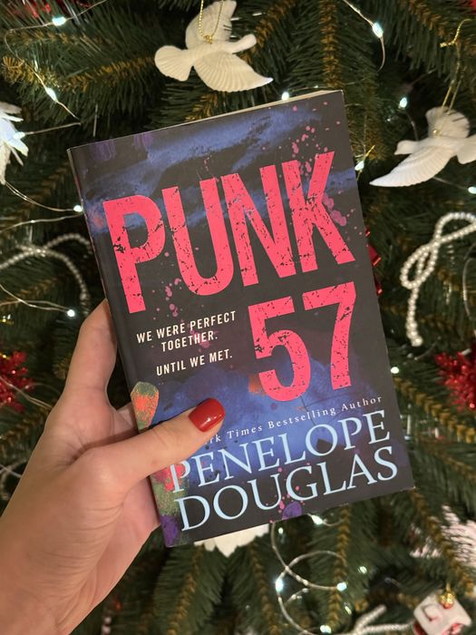 Книга Пенелопа Дуглас Панк 57 англійською мовою