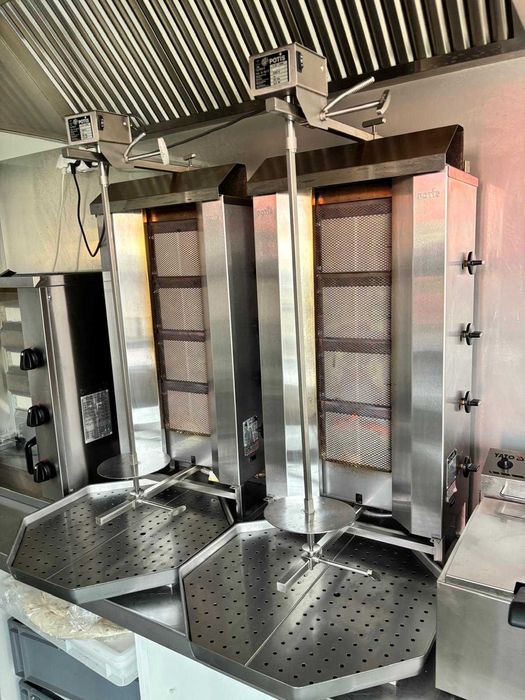 Kontener pawilon gastronomiczny – Kebab, kiełbasa, kurczaki–całoroczny