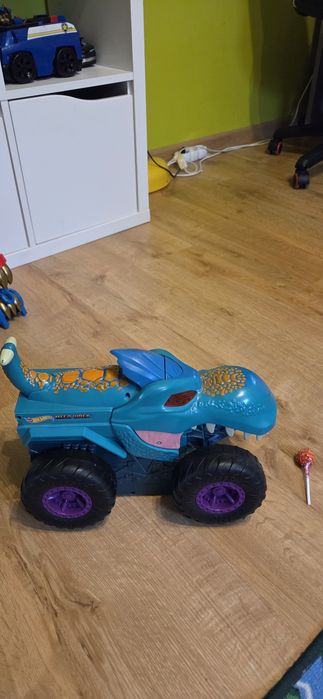 Hot Wheels Mega Wrex