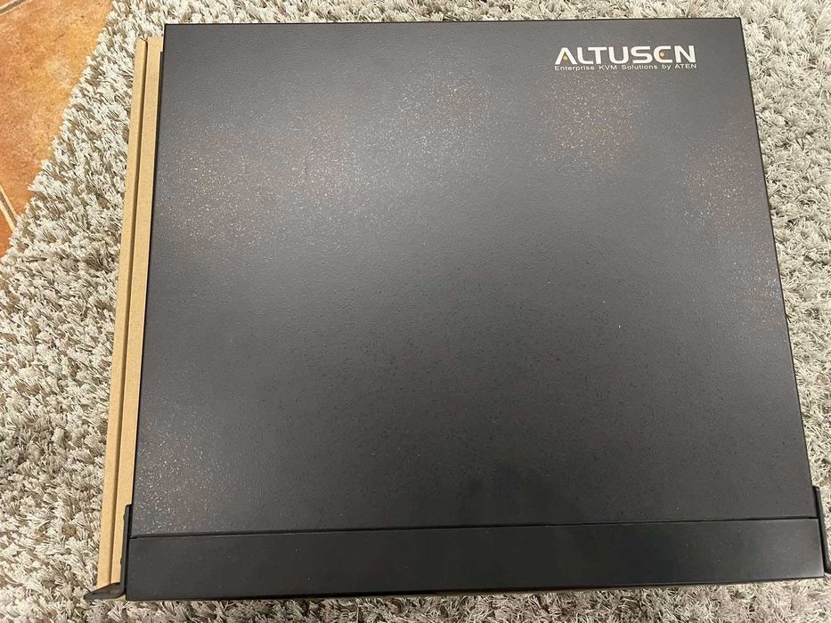 ATEN KN2140v ALTUSEN «KVM Over the NET» KVM Switch