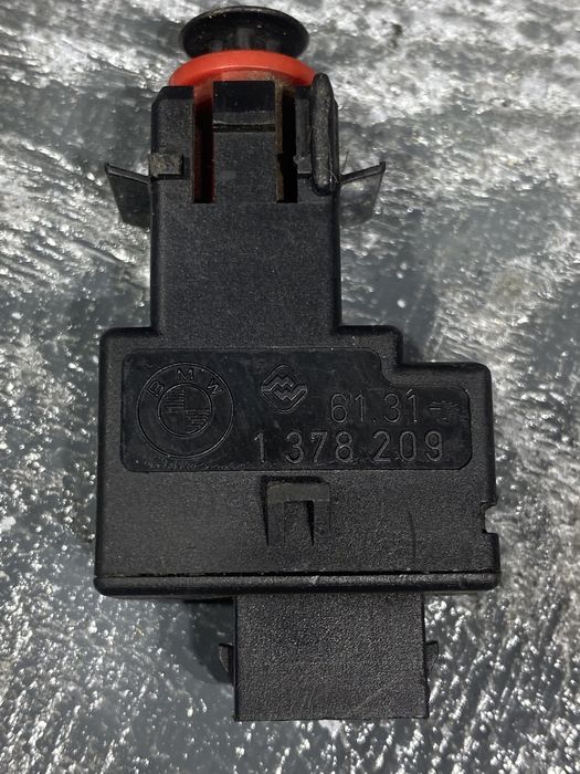 Датчик Педалі Тормоза БМВ Е32 Е34 Е36